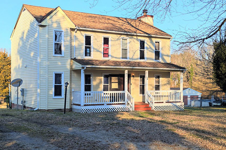 Wonderful Location in Gloucester Courthouse