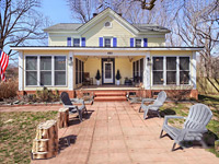 Farmhouse Lovers, this is it!
