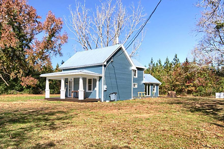 Fabulous 4 Bedroom, 2-1/2 Bath Home Located in the Sought-after Seawell's Trace Neighborhood